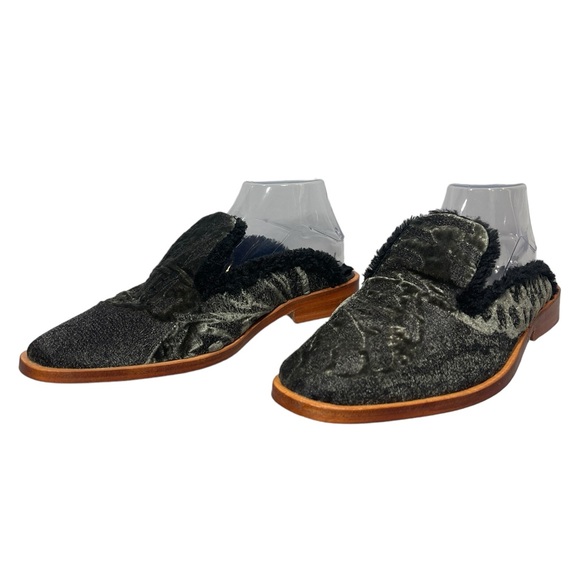 ⚡️SOLD⚡️Free People Shoes Mules Gray Black Faux Fur Velvet Flat Loafer Size 40 - Picture 7 of 16